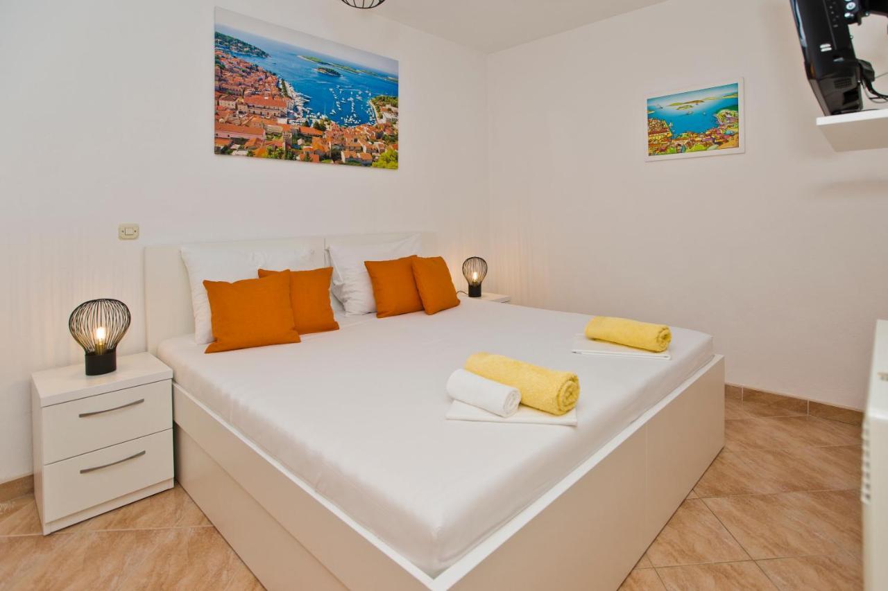 Apartment Zara Хвар Екстериор снимка