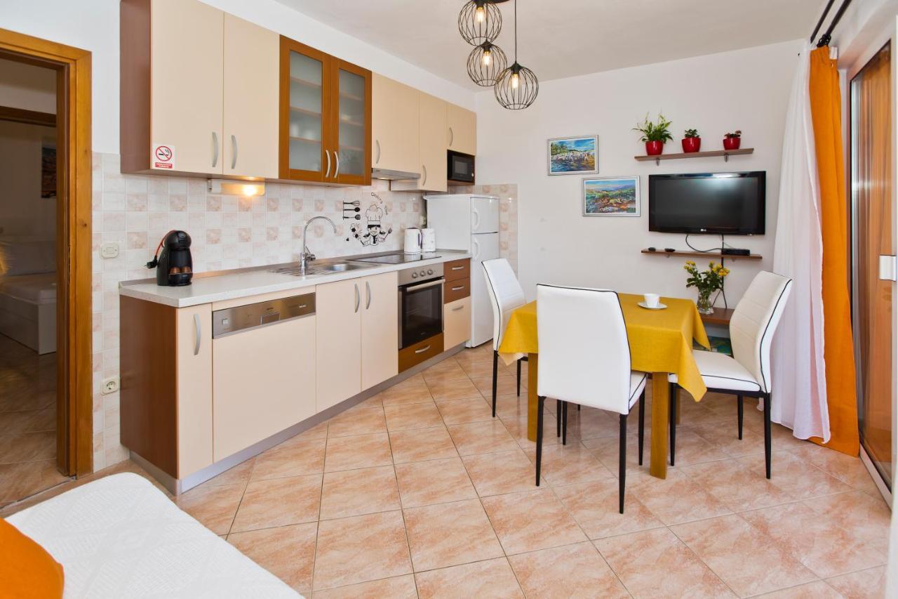 Apartment Zara Хвар Екстериор снимка